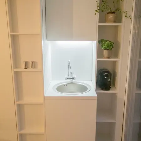 Comfy Garden Apartment